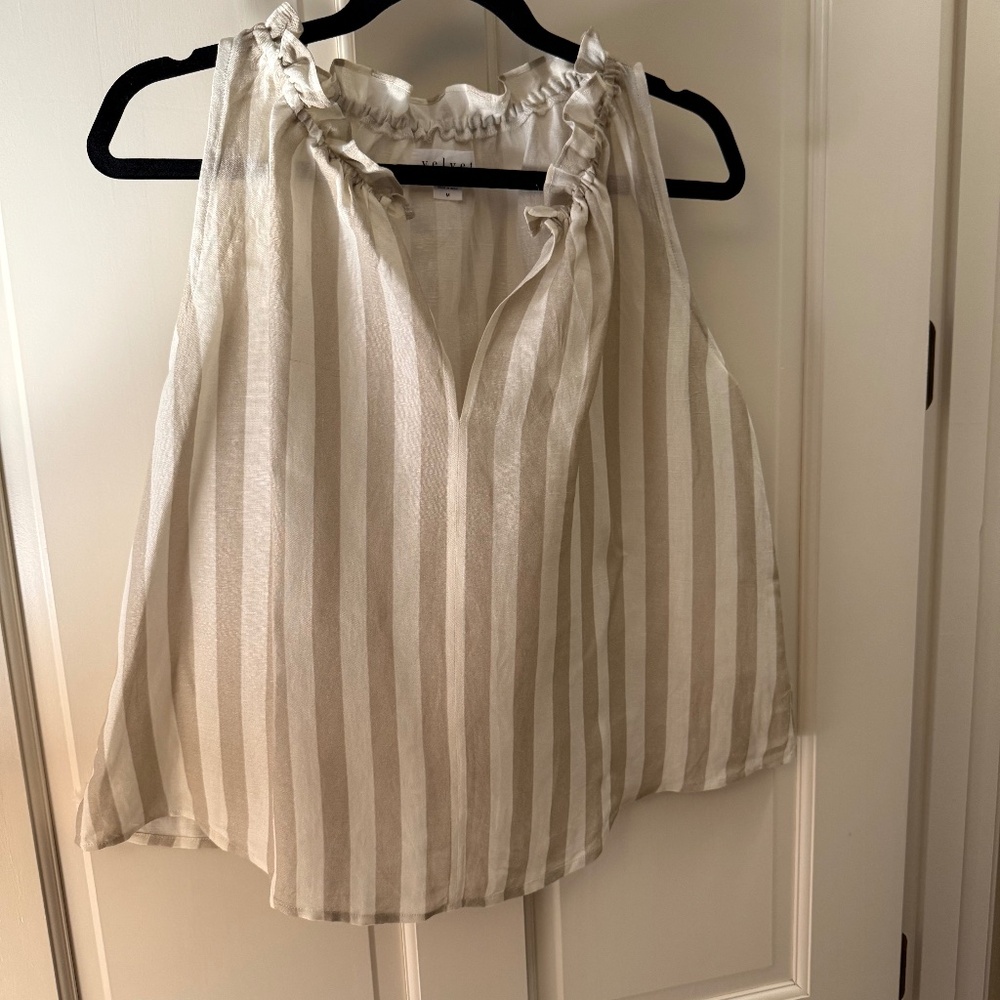Velvet by Graham and Spencer Erica Striped Linen tank top striped linen. Size M